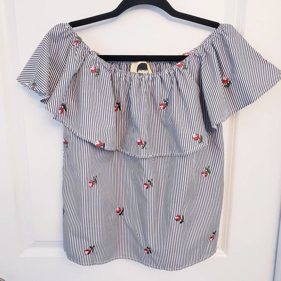 Girl Evolution Women's Blue and White Stripe Top with Roses Size Medium - Picture 3 of 5